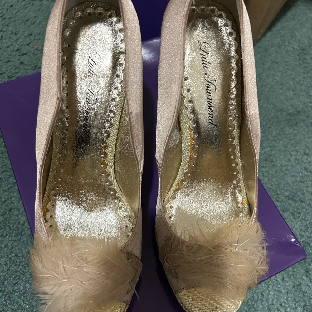 Lulu Townsend Women's Cream Peep-Toe Heels